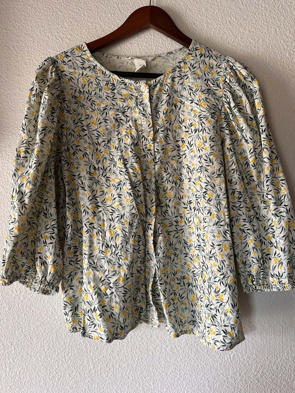 H&M Floral Blouse Size LARGE Linen Button Up Puff Sleeve